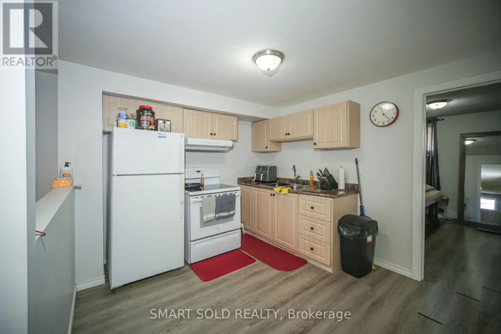 1179 SIMCOE STREET S