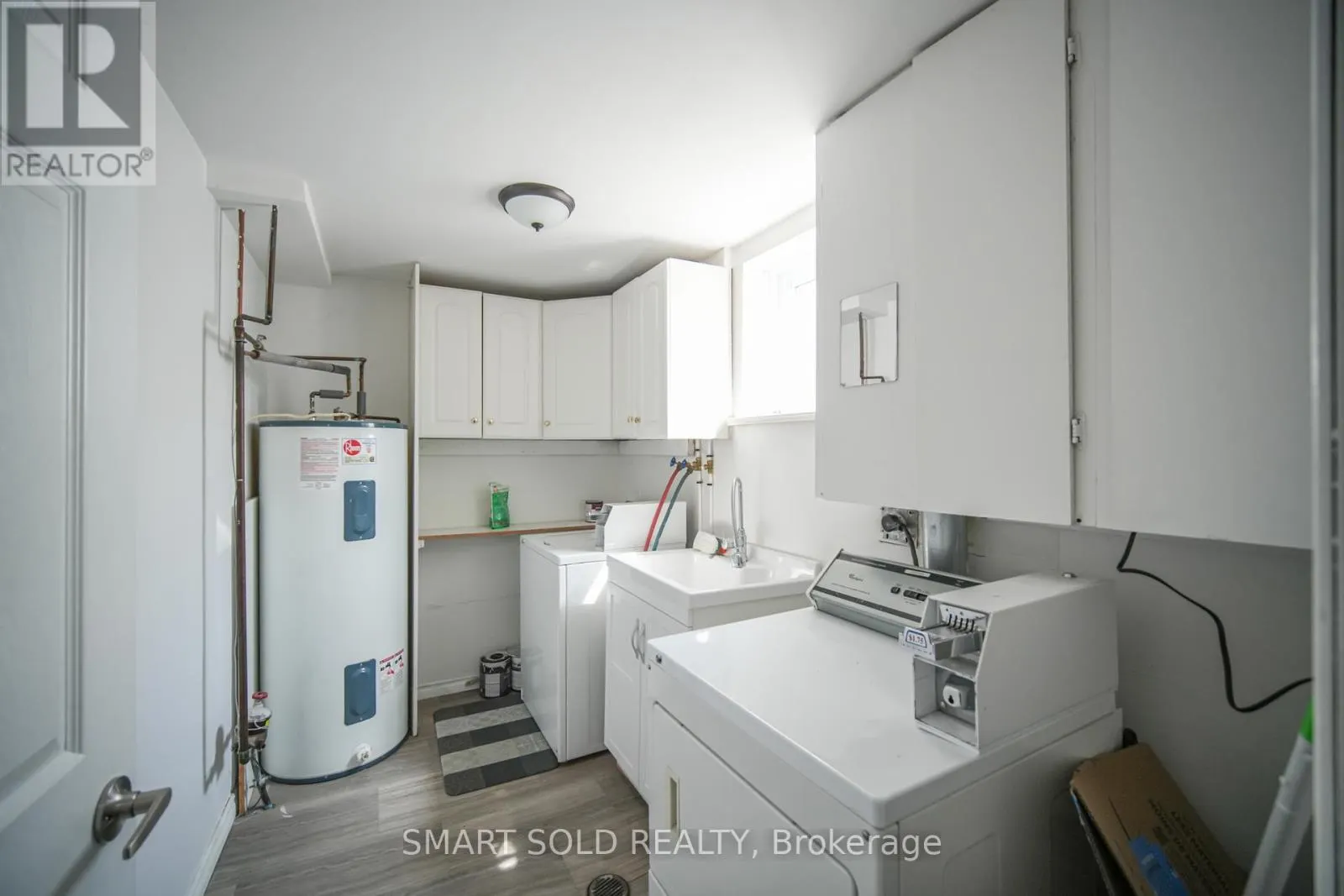 1179 SIMCOE STREET S