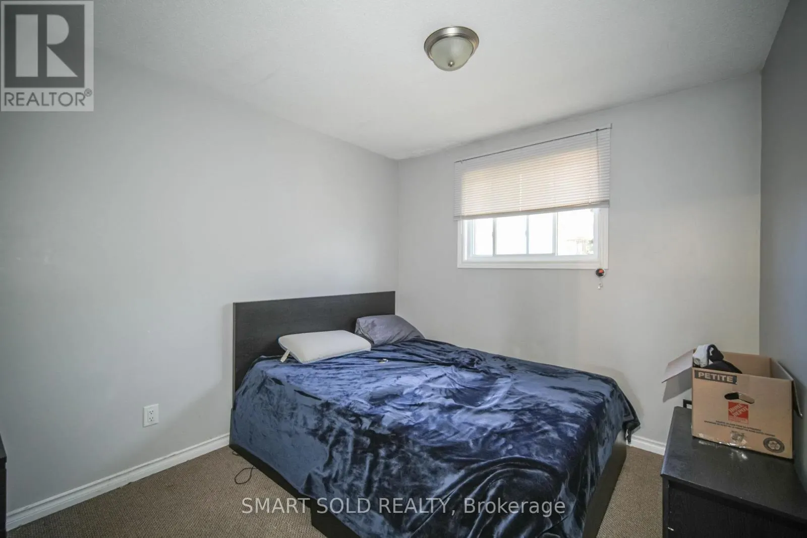 1179 SIMCOE STREET S
