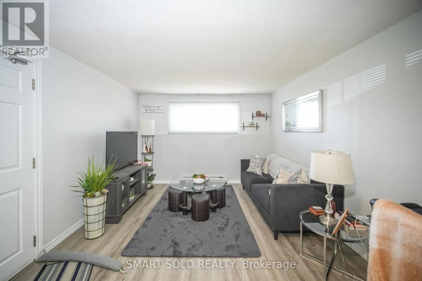 1179 SIMCOE STREET S