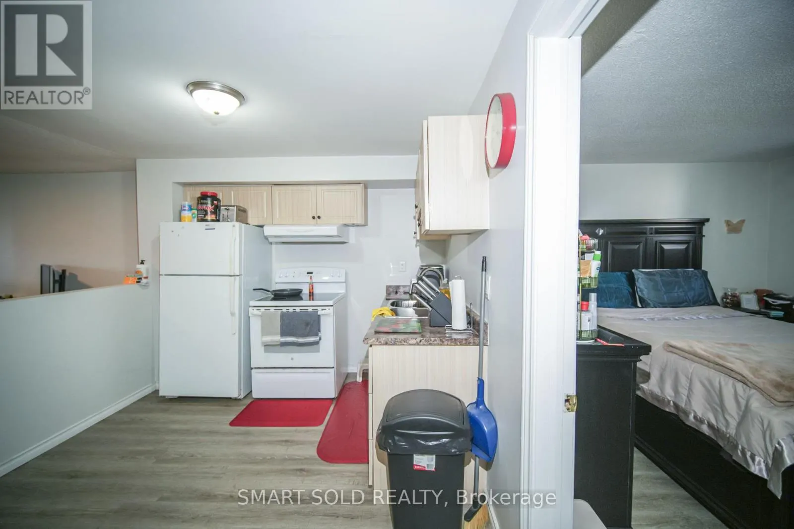 1179 SIMCOE STREET S