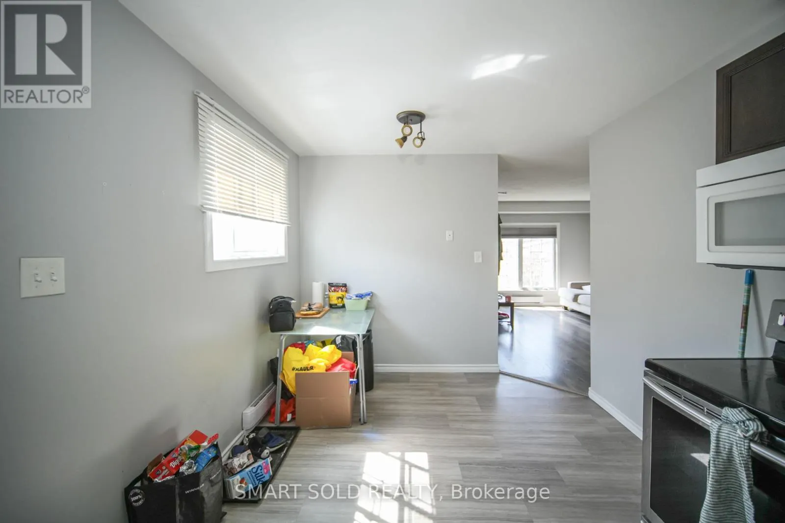 1179 SIMCOE STREET S