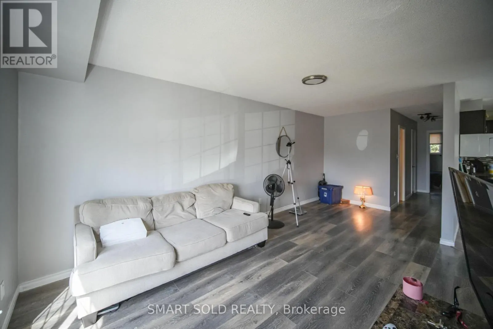 1179 SIMCOE STREET S