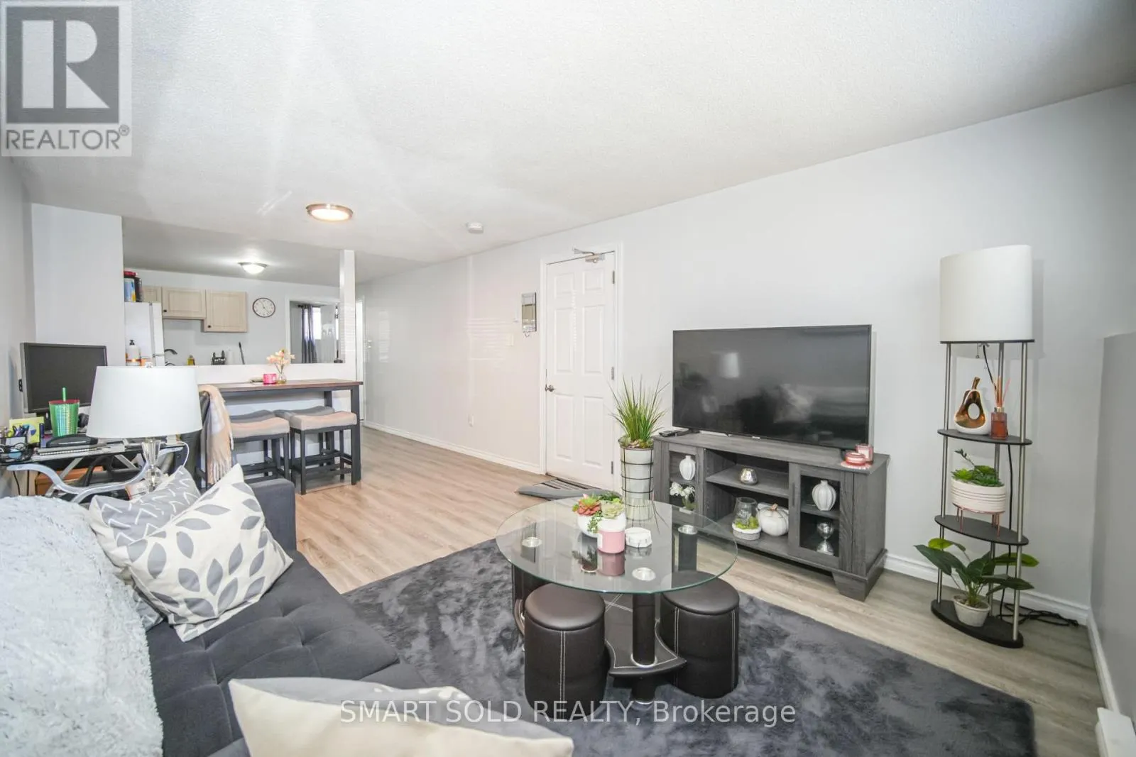 1179 SIMCOE STREET S
