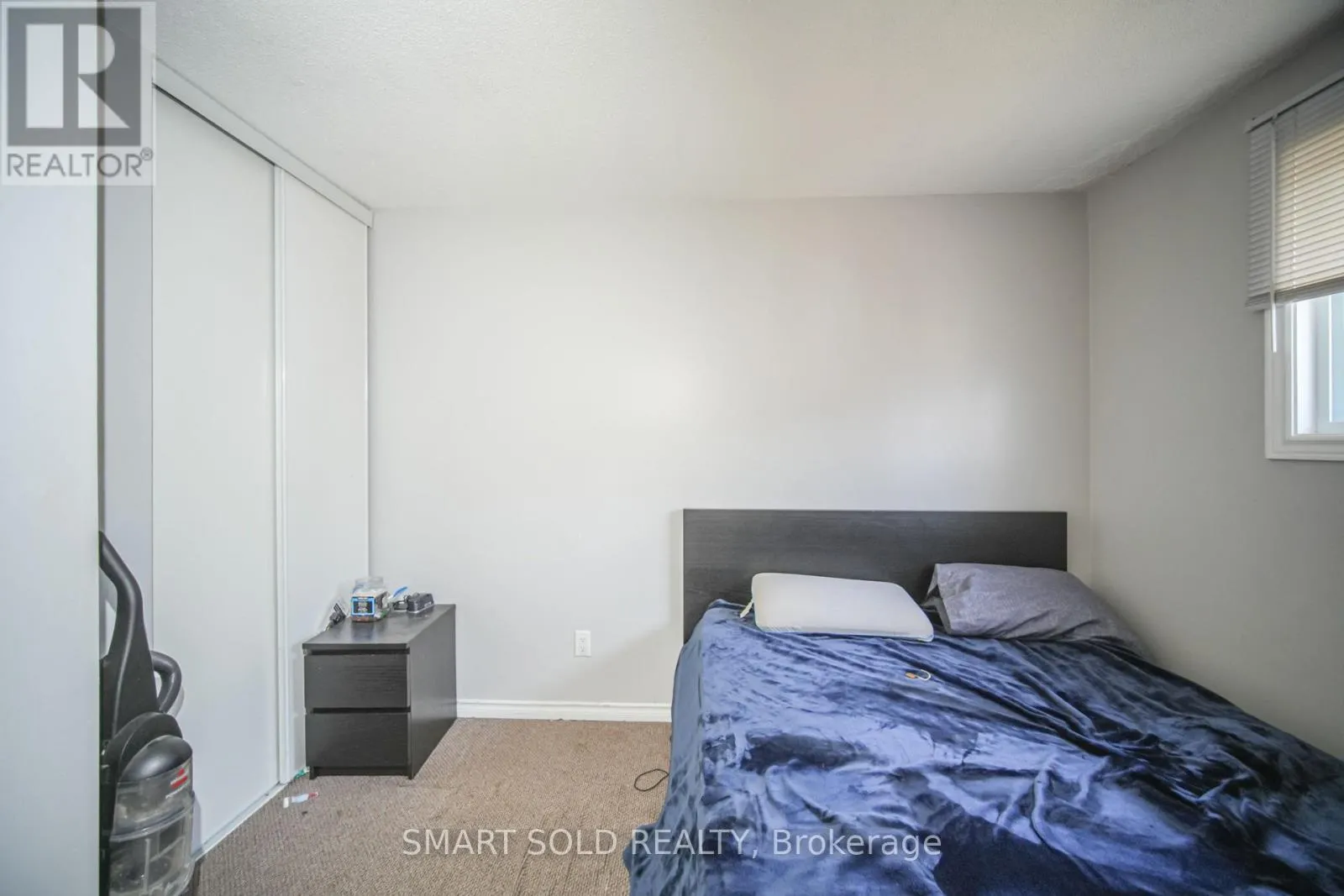 1179 SIMCOE STREET S