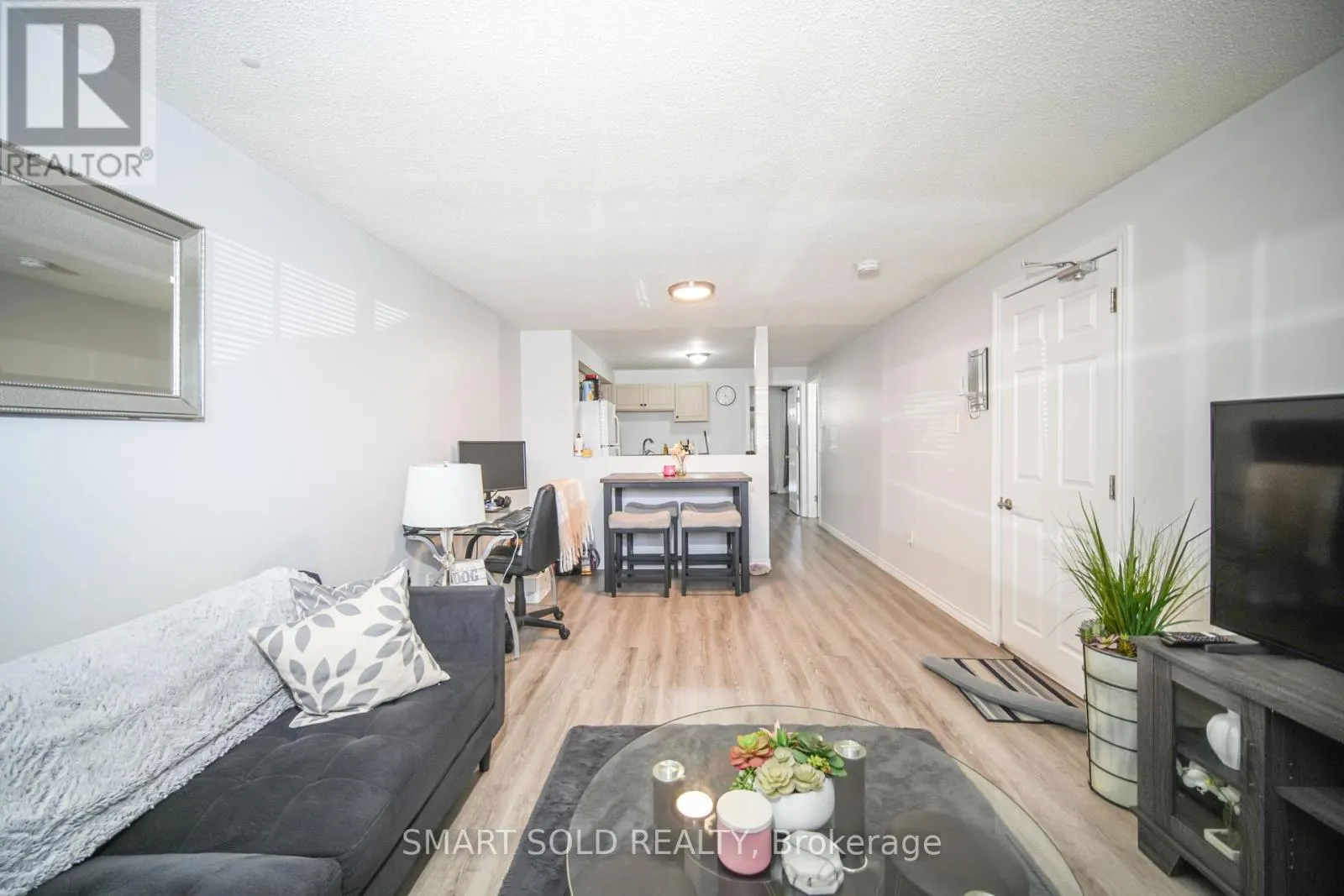 1179 SIMCOE STREET S