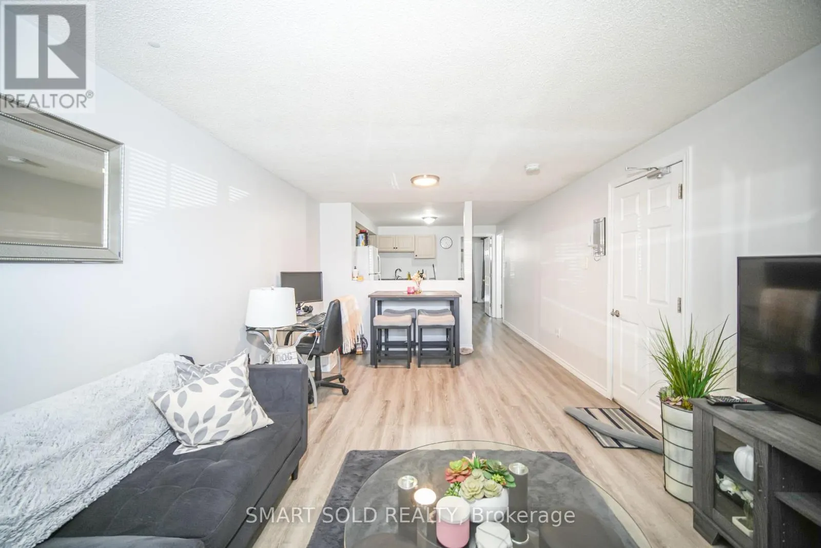 1179 SIMCOE STREET S