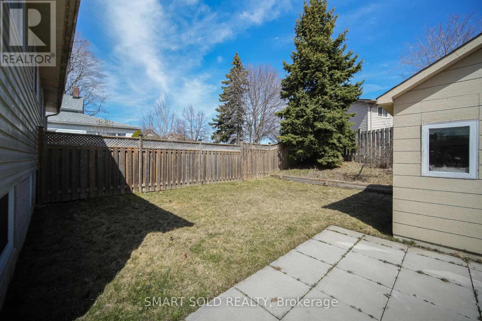 1179 SIMCOE STREET S