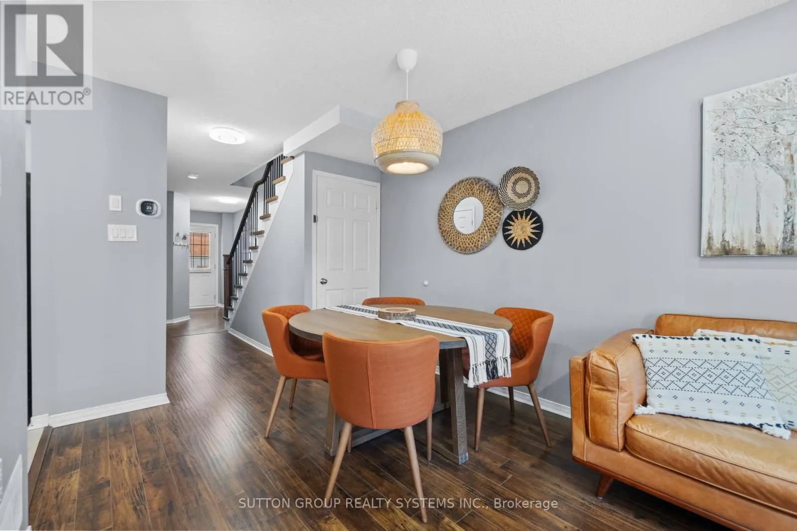 33 - 1995 PINE GROVE AVENUE