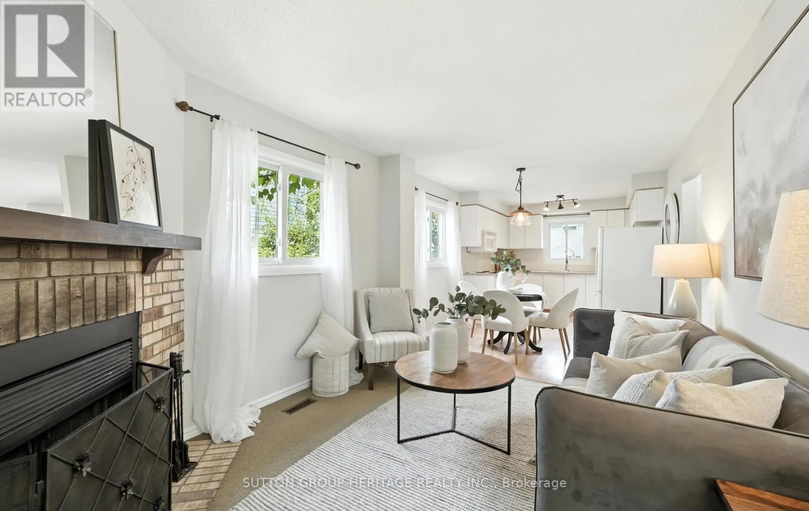10 PLOWMAN DRIVE