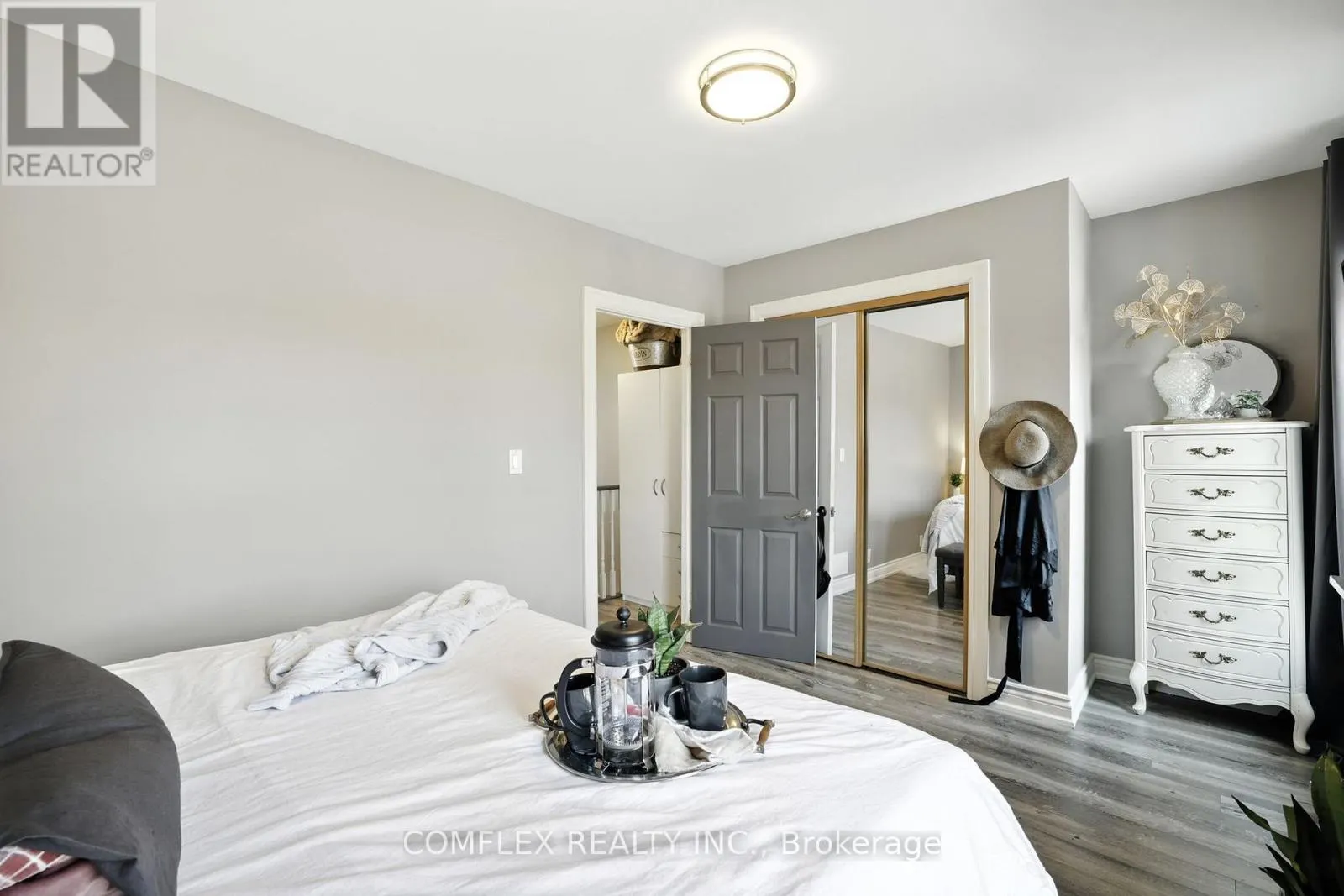 28 LIBERTY STREET S