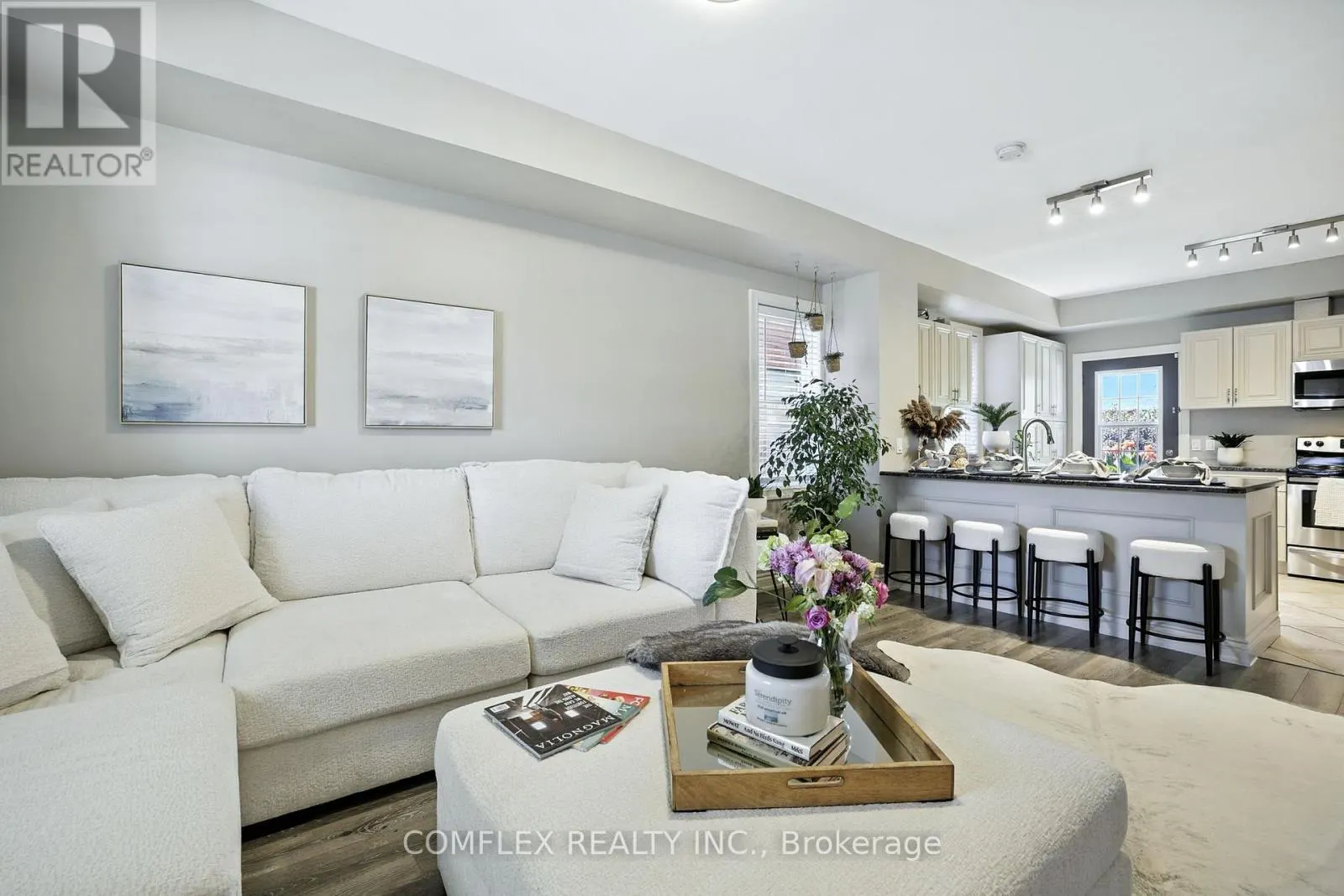 28 LIBERTY STREET S