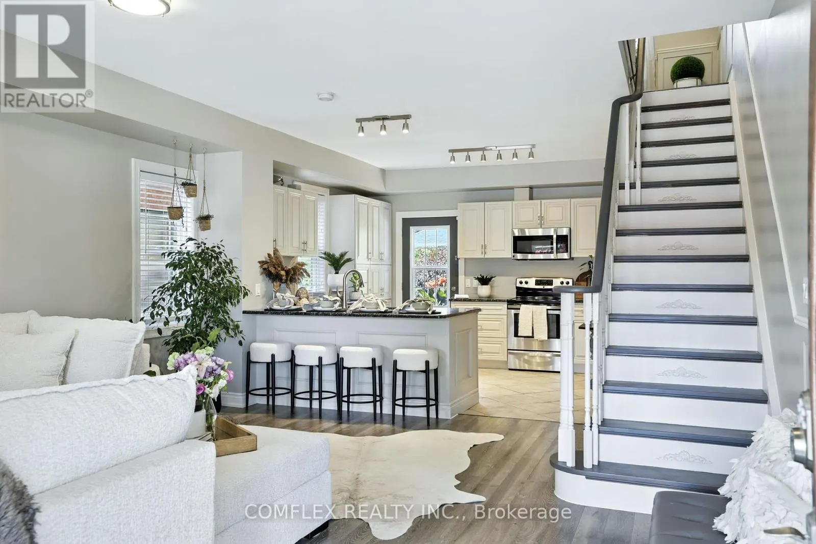 28 LIBERTY STREET S