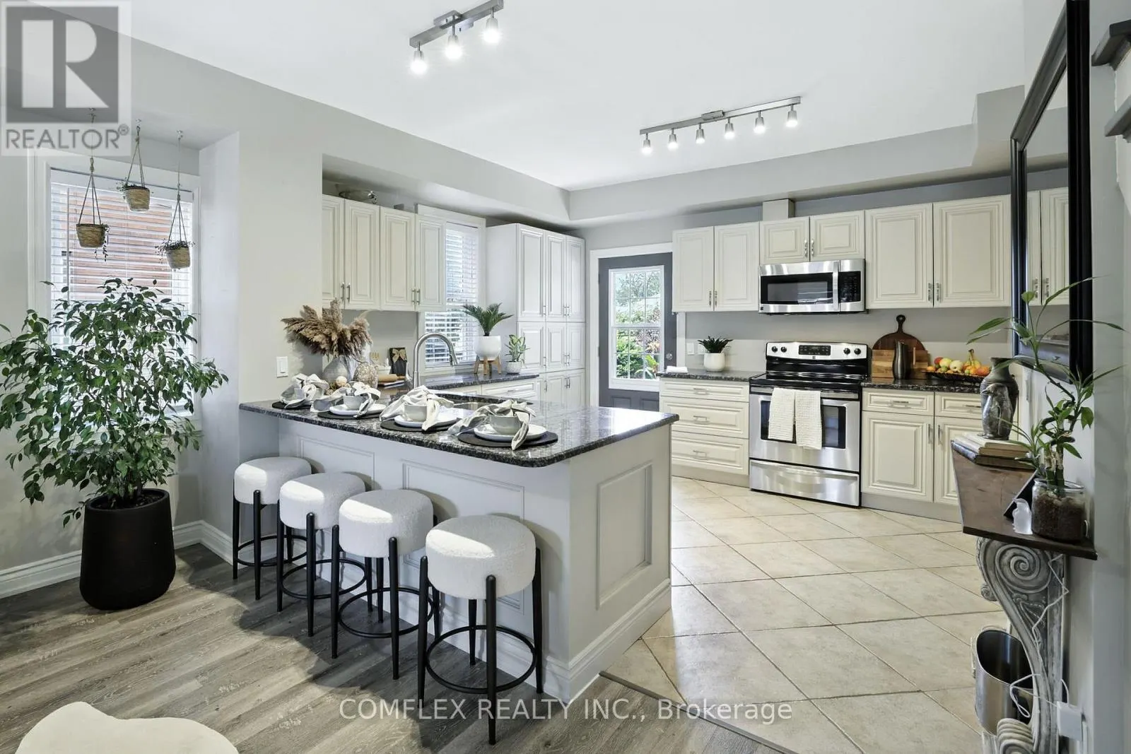 28 LIBERTY STREET S