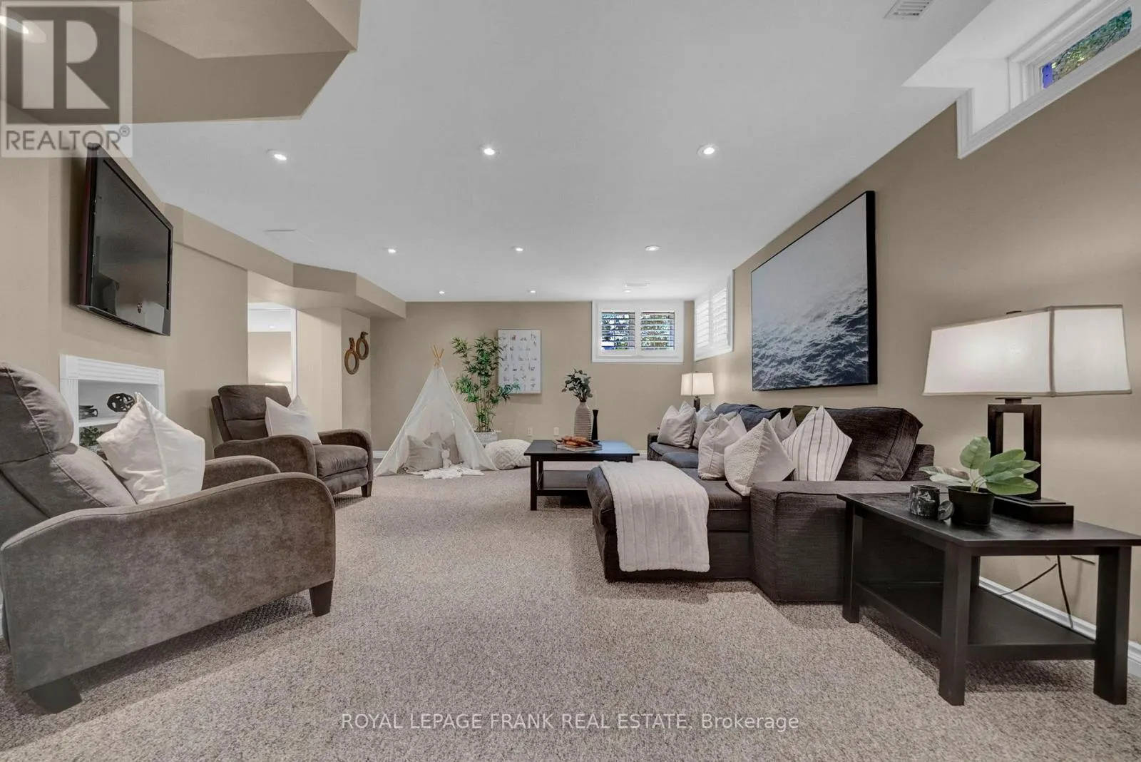 22 OSGOODE GATE