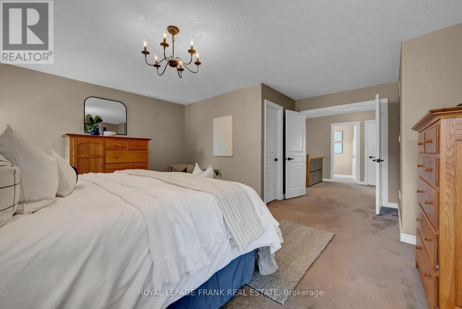 22 OSGOODE GATE