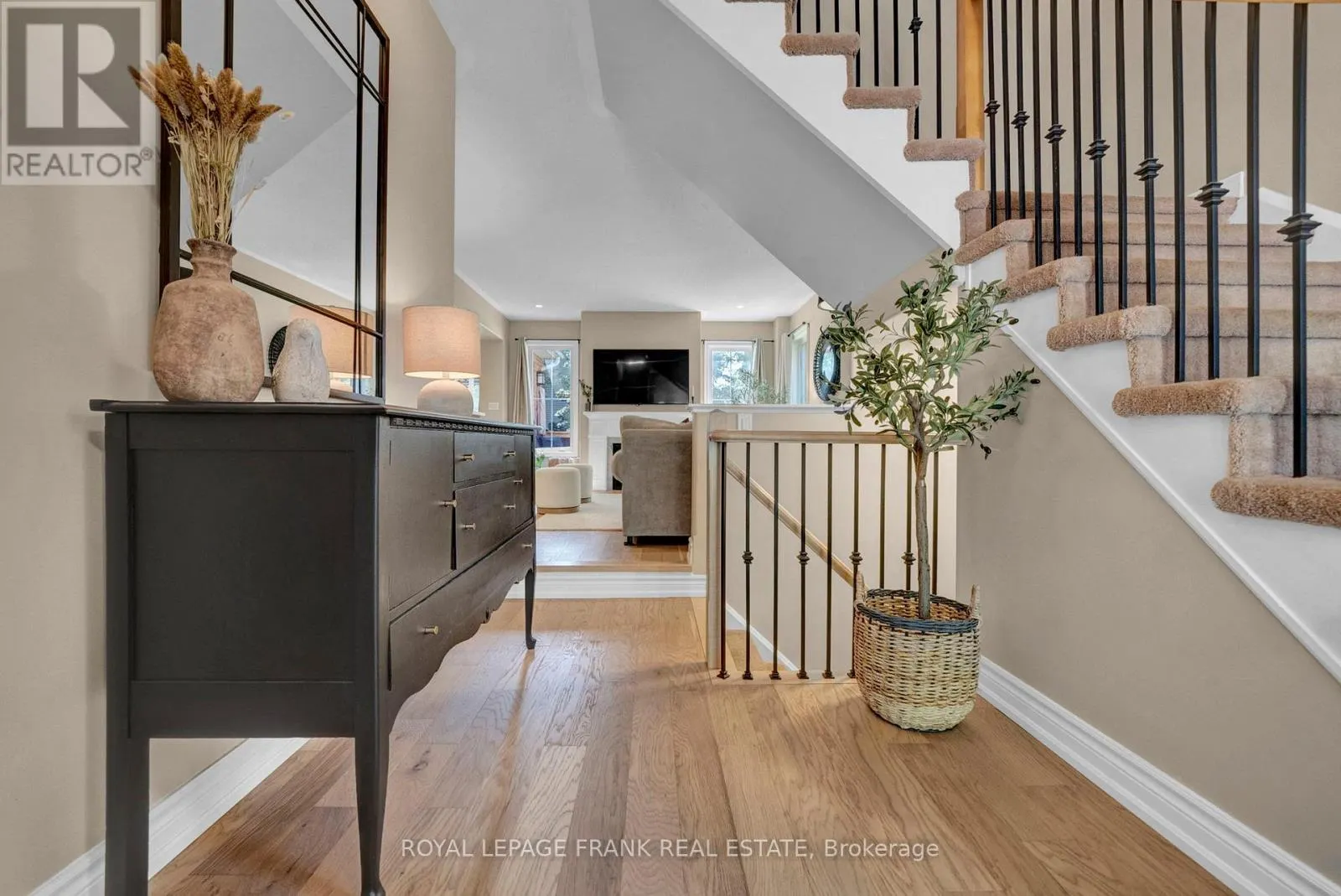 22 OSGOODE GATE