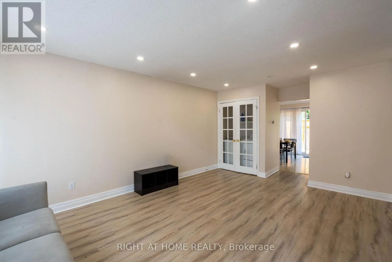 649 BALSAM CRESCENT