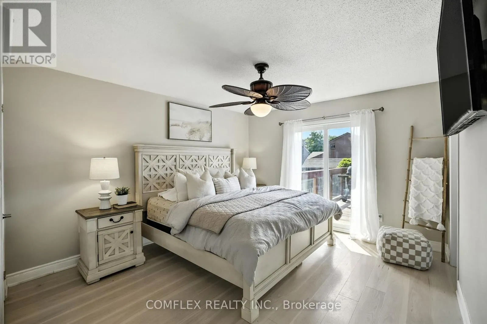 85 PINEDALE CRESCENT