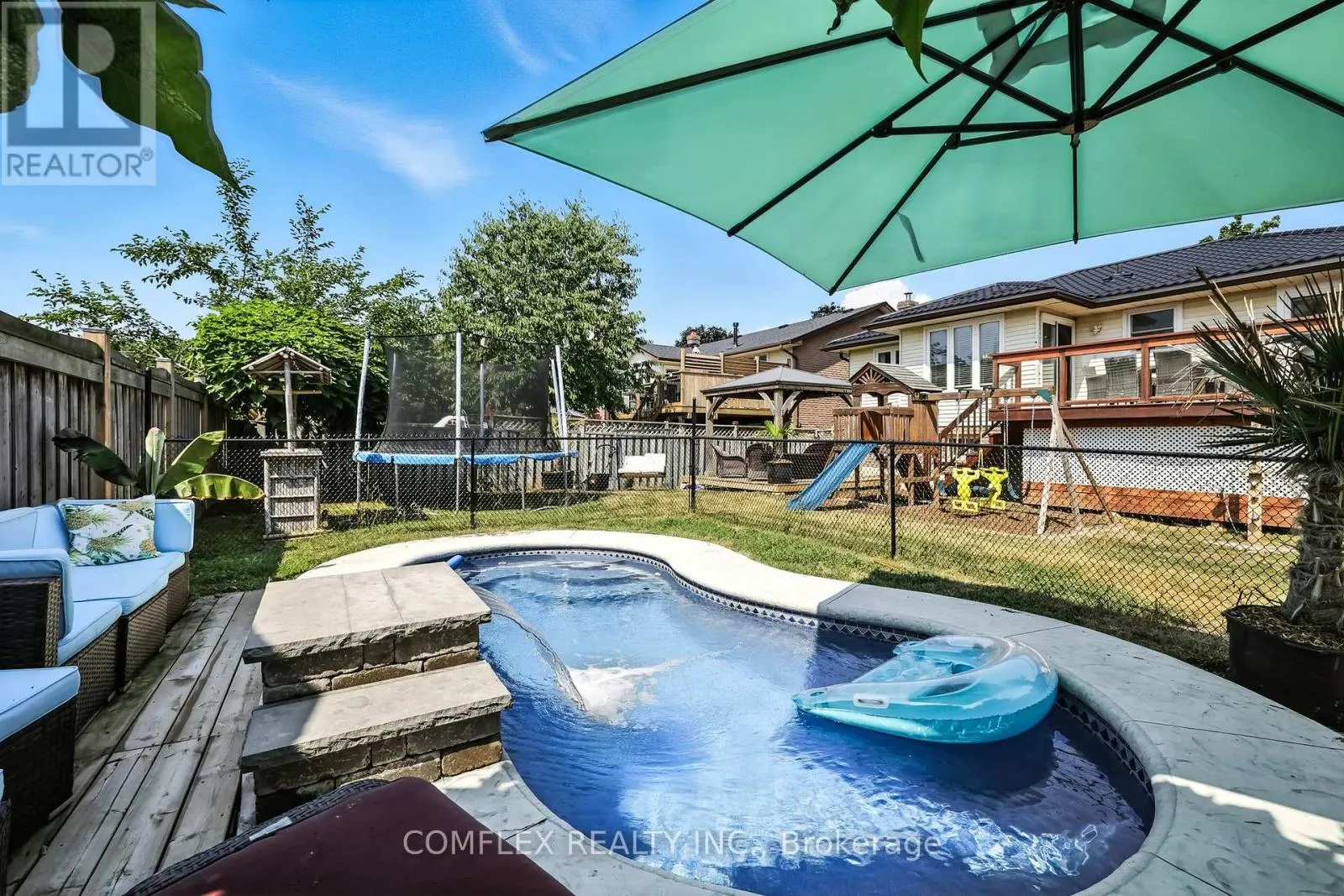 85 PINEDALE CRESCENT