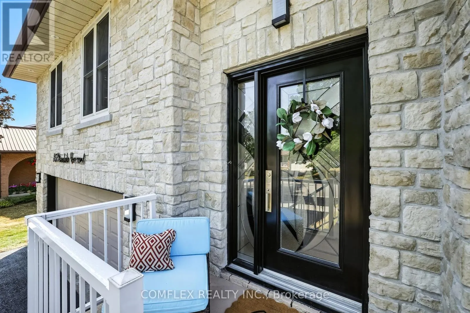 85 PINEDALE CRESCENT