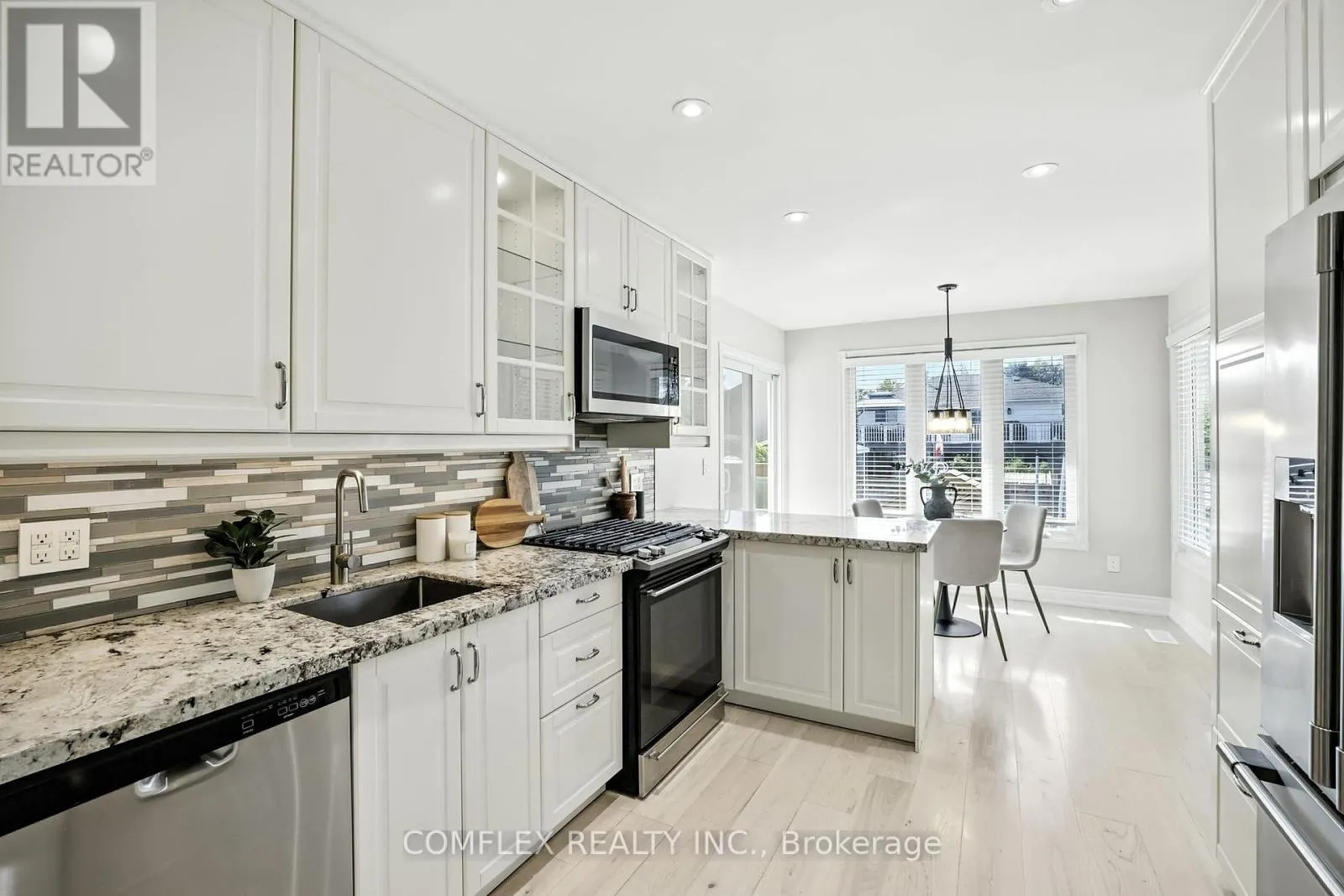 85 PINEDALE CRESCENT