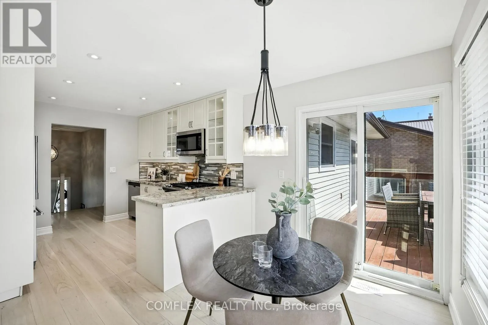 85 PINEDALE CRESCENT