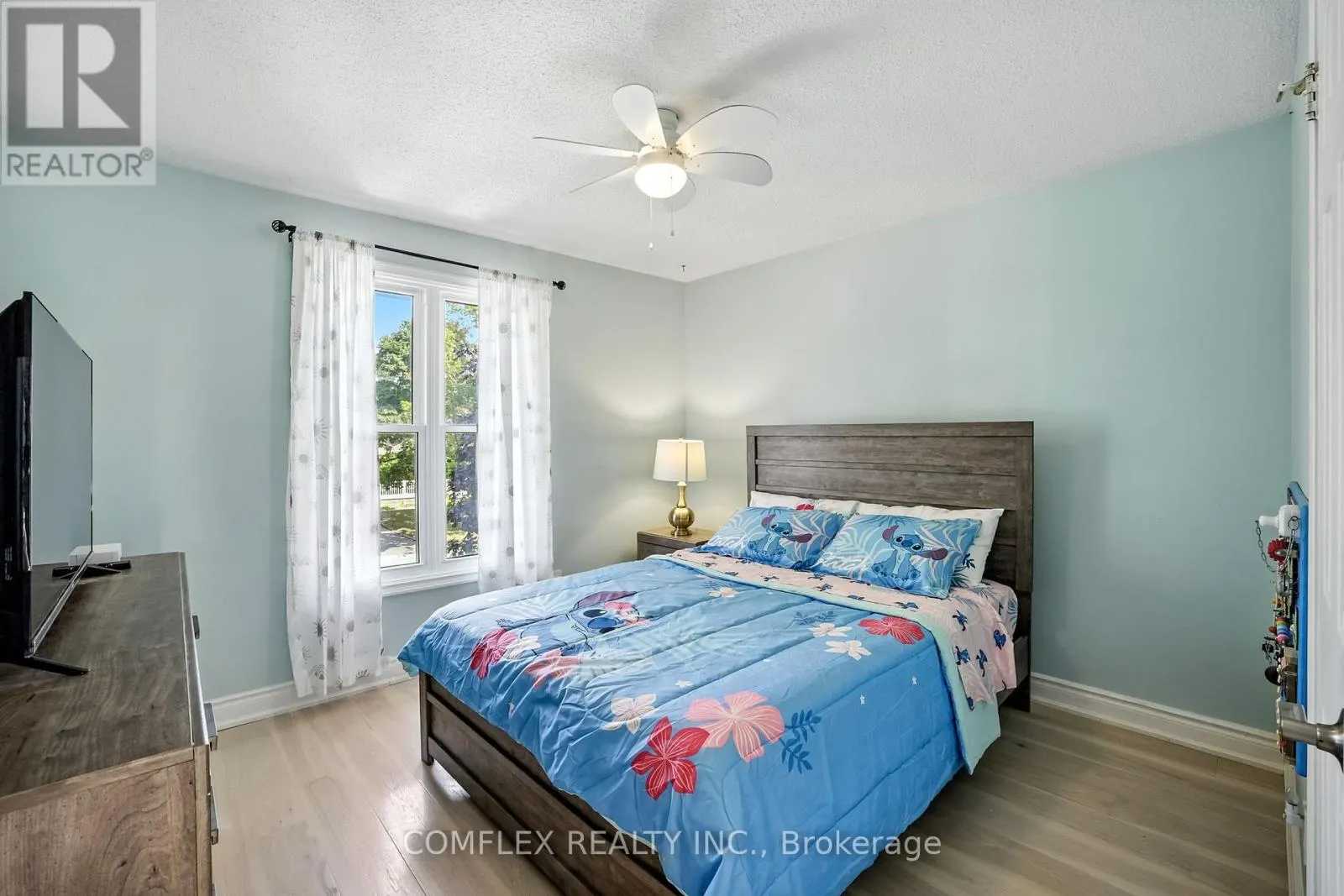 85 PINEDALE CRESCENT