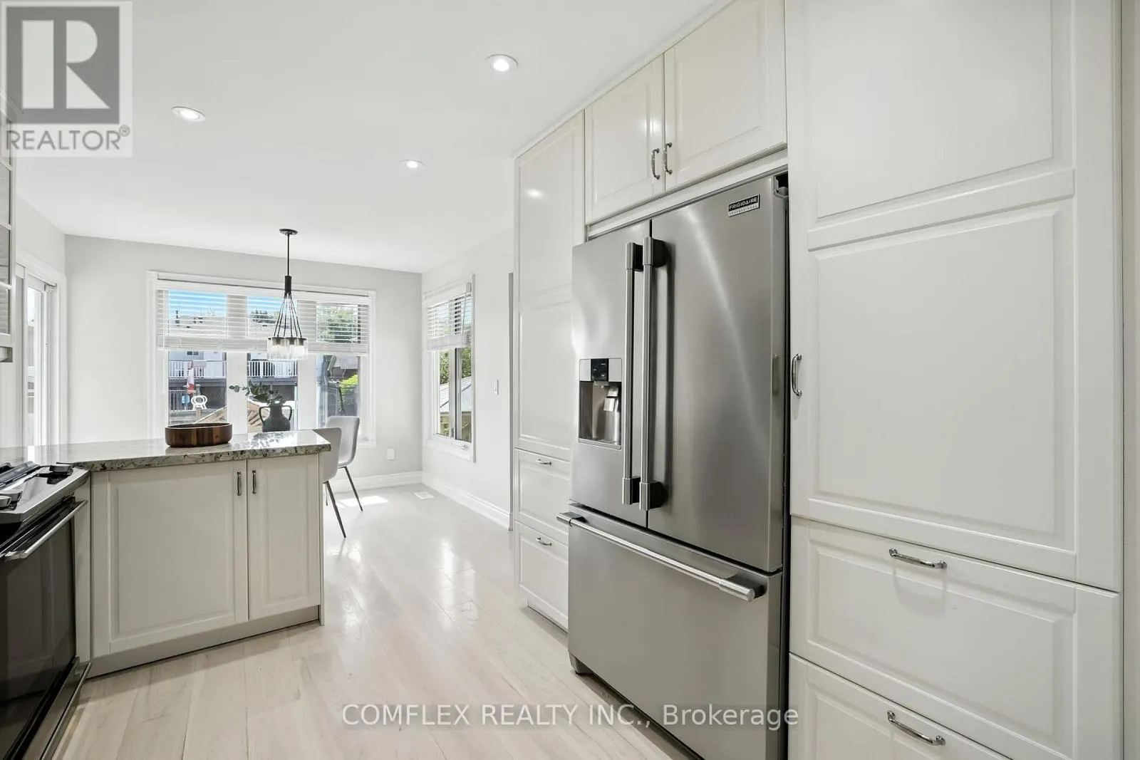 85 PINEDALE CRESCENT