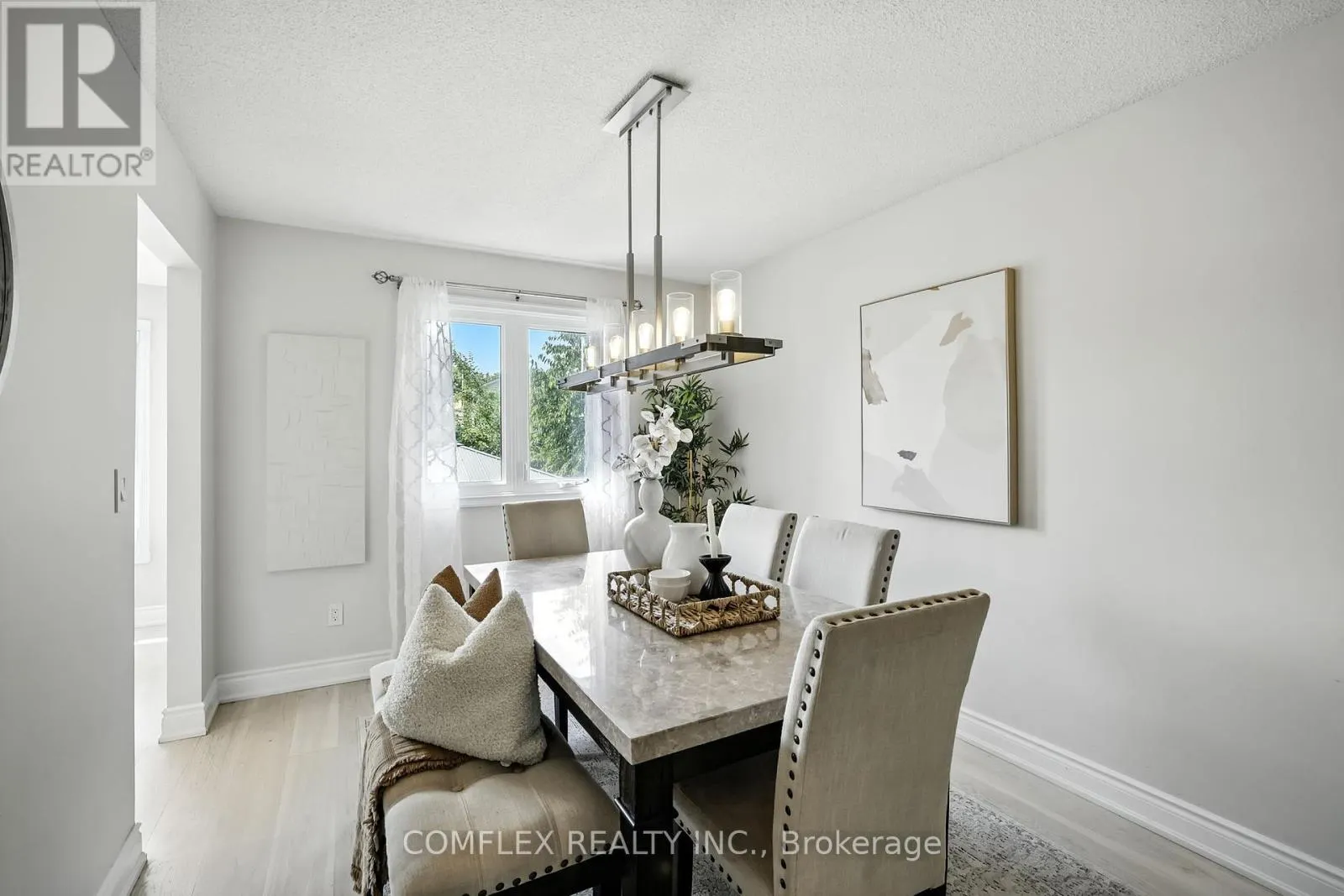 85 PINEDALE CRESCENT