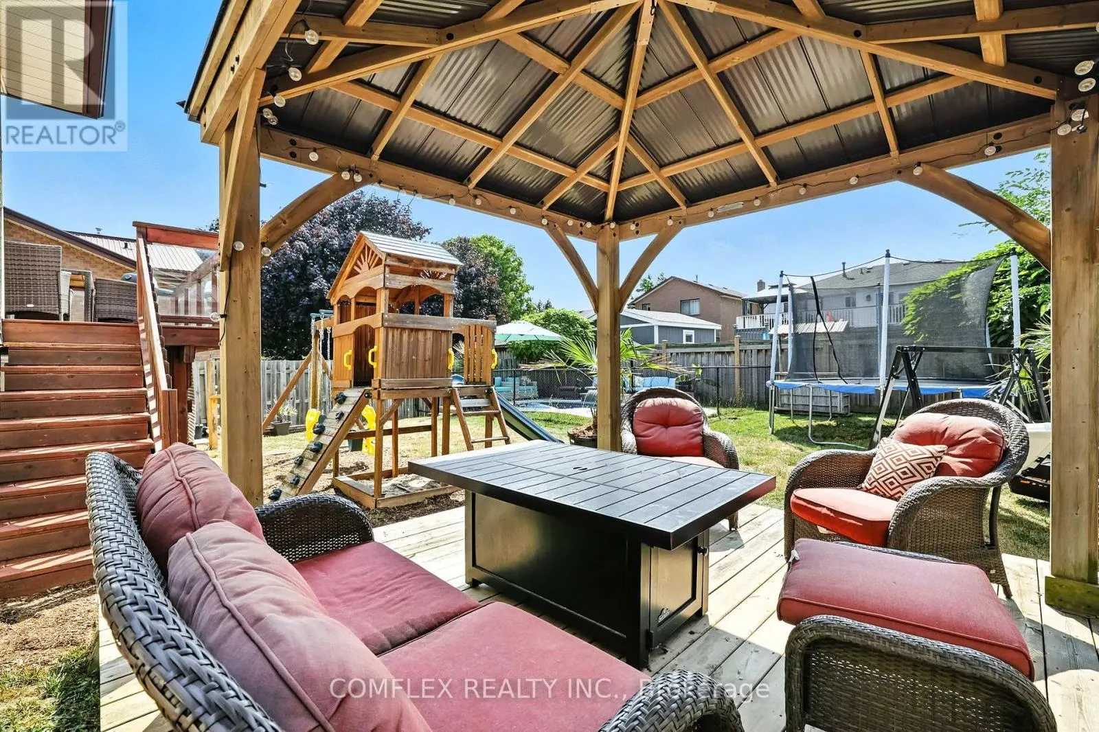 85 PINEDALE CRESCENT