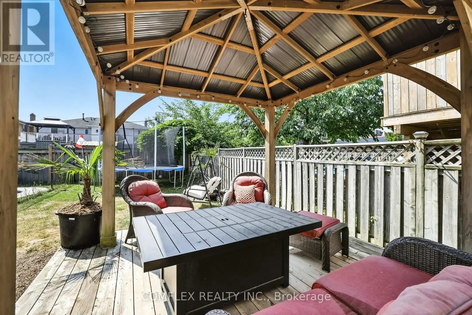 85 PINEDALE CRESCENT