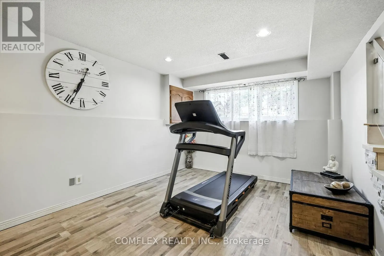 85 PINEDALE CRESCENT