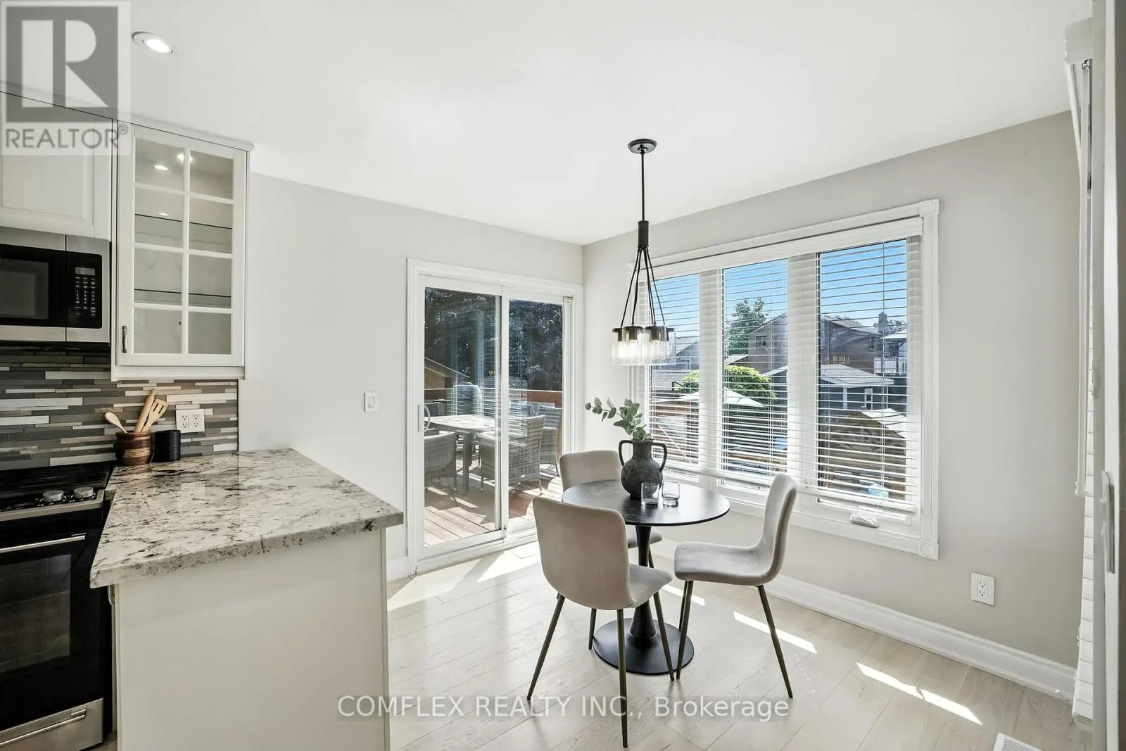 85 PINEDALE CRESCENT