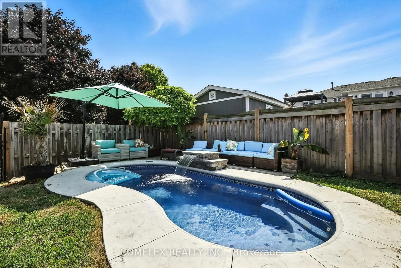 85 PINEDALE CRESCENT