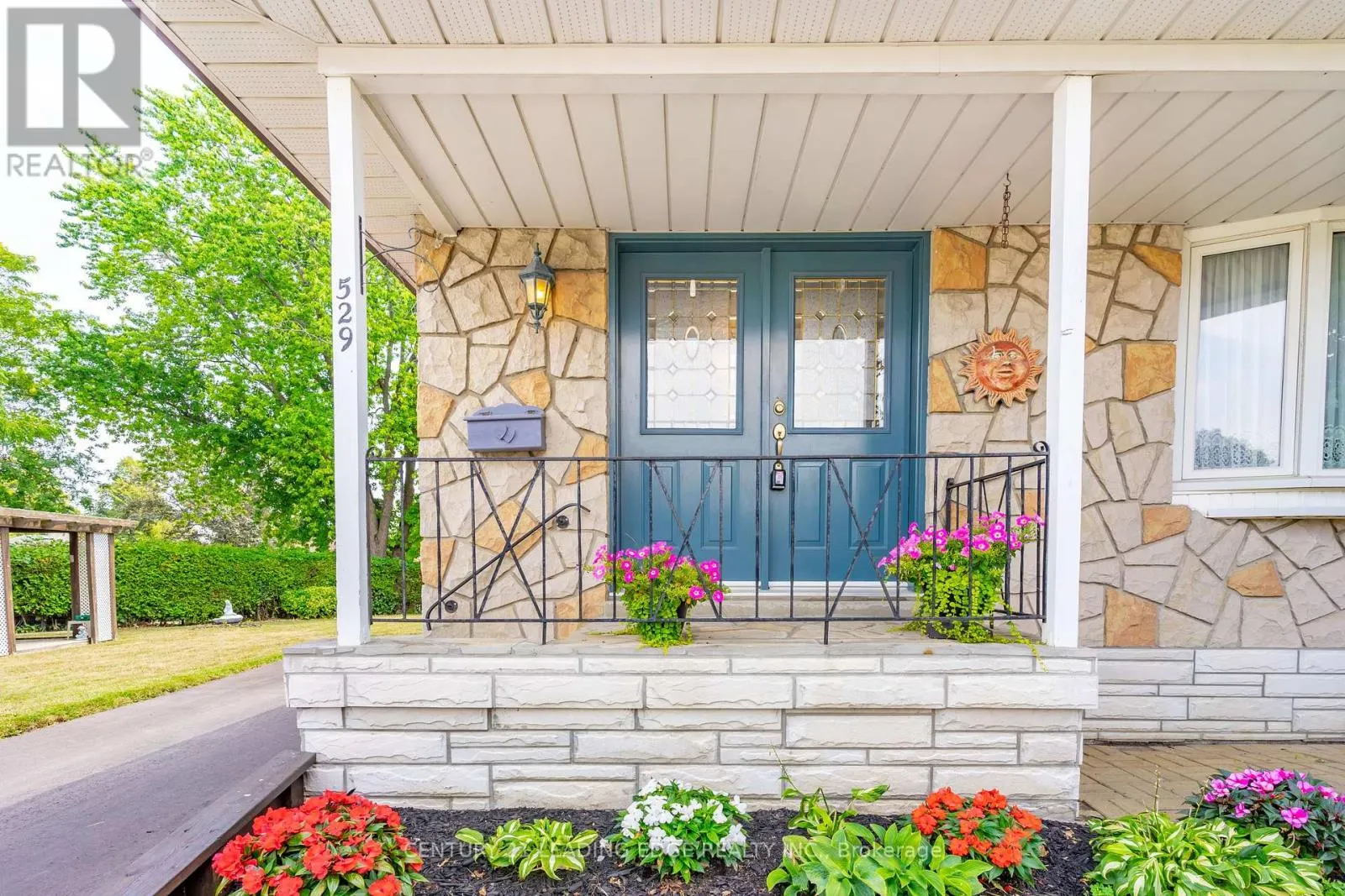 529 CARMAN COURT