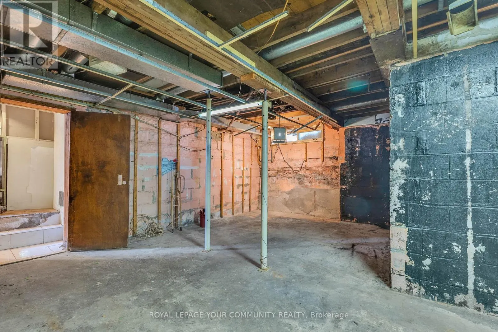 531 BIRCHMOUNT ROAD