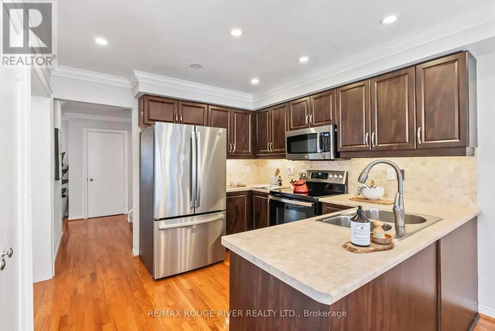 27 CREEKWOOD CRESCENT