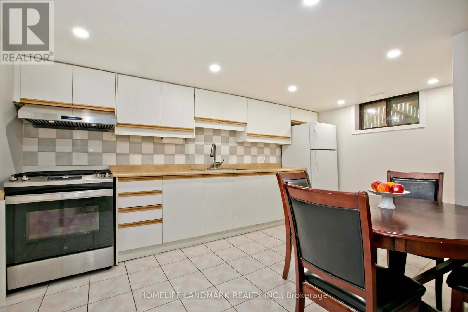 39 LA PEER BOULEVARD