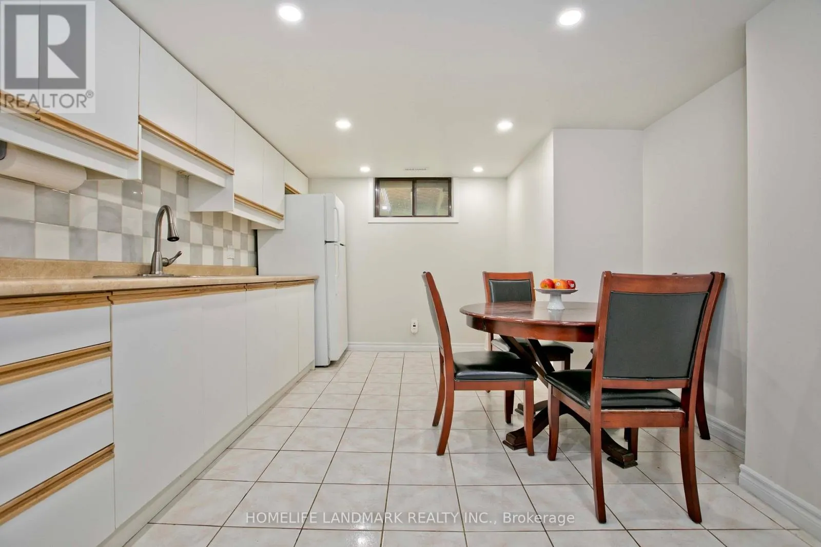 39 LA PEER BOULEVARD