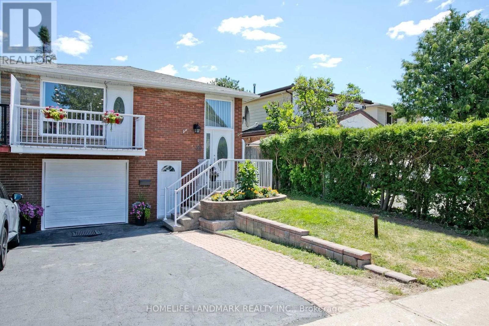39 LA PEER BOULEVARD