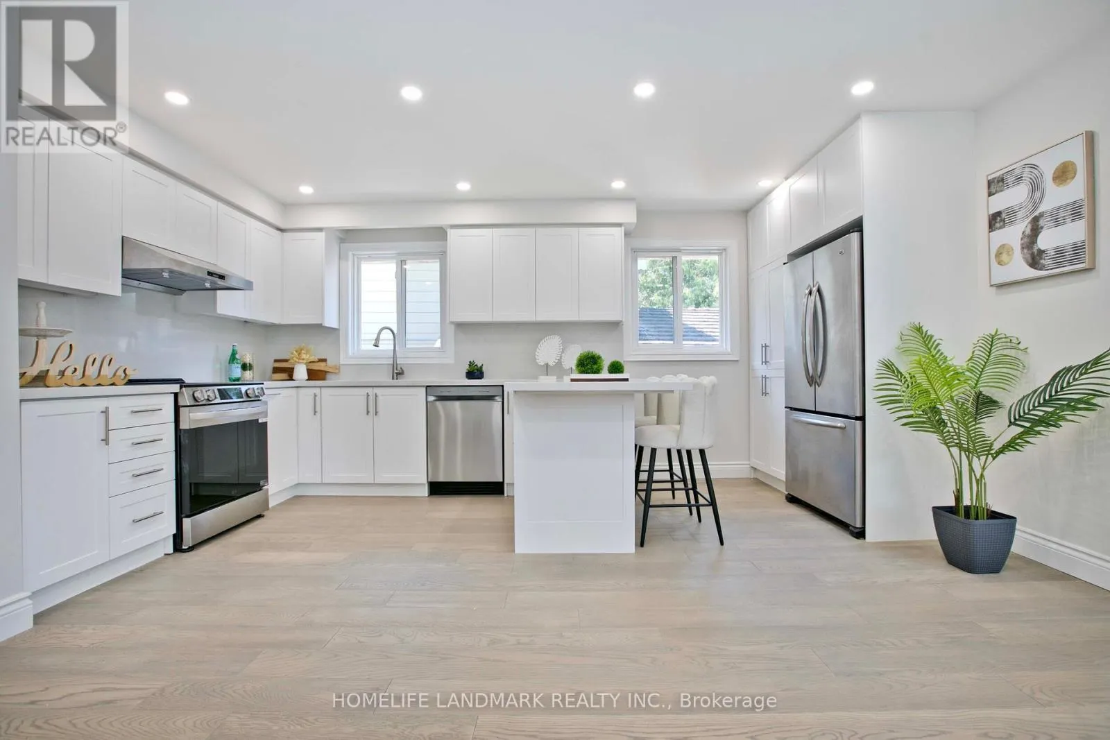 39 LA PEER BOULEVARD