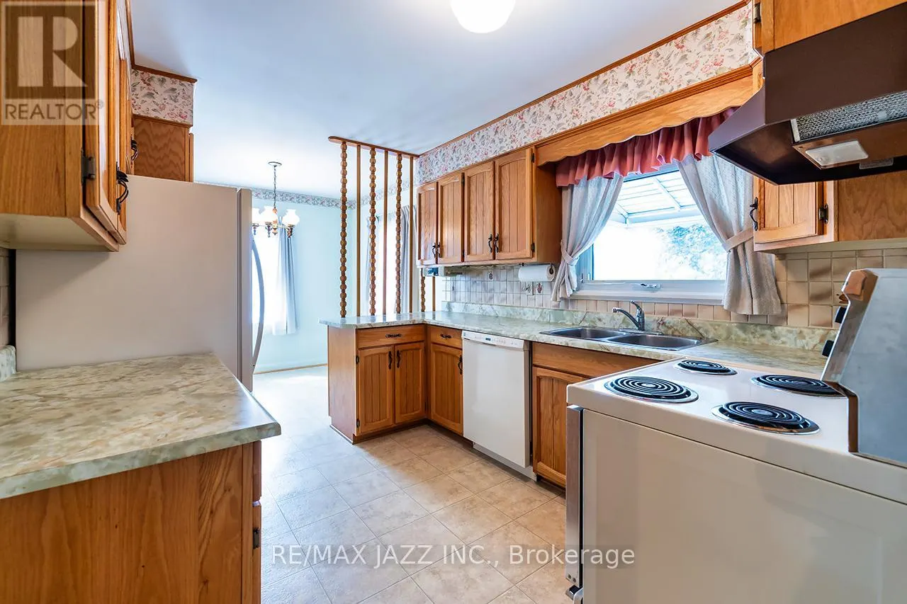 114 FERNHILL BOULEVARD