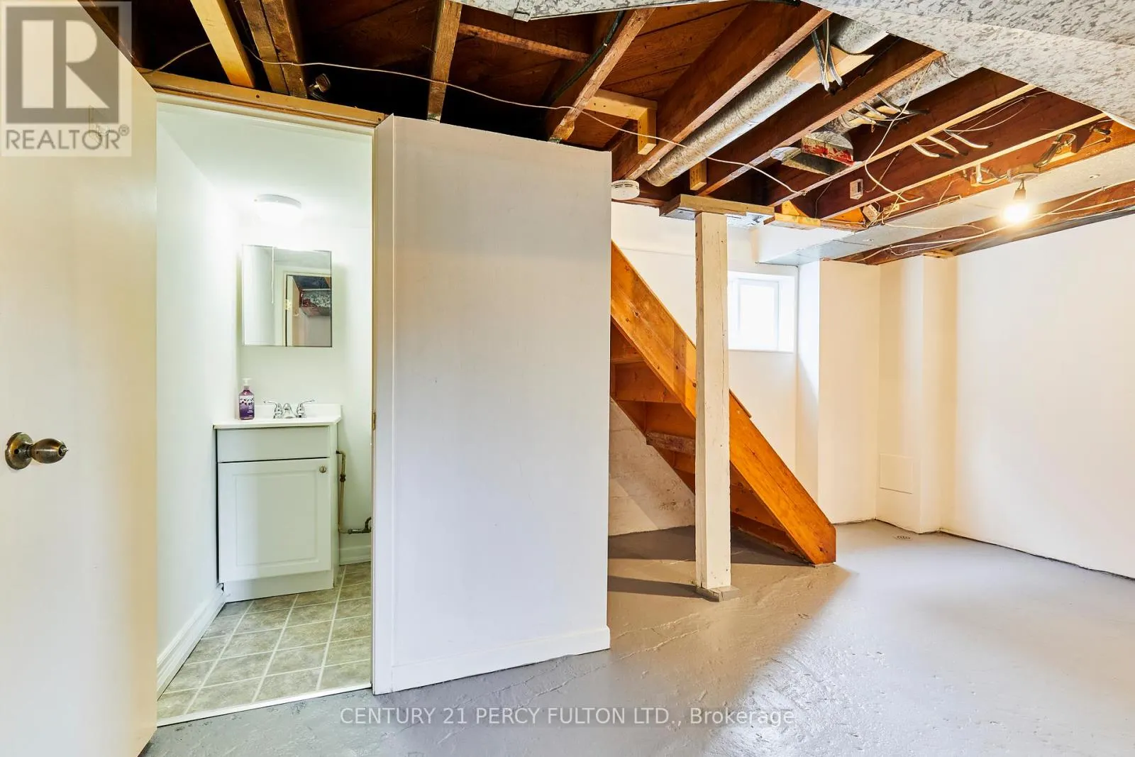 521 ROGERS STREET