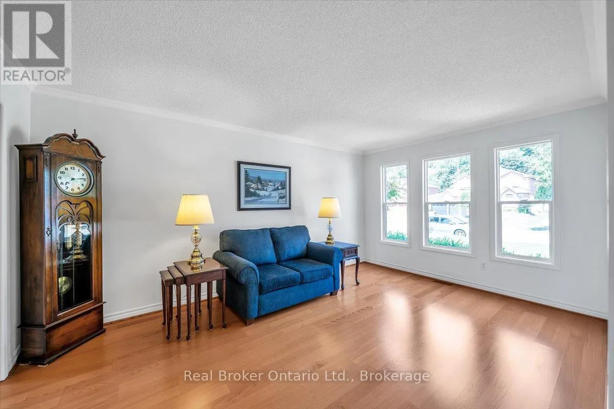 961 RIDGE VALLEY DRIVE