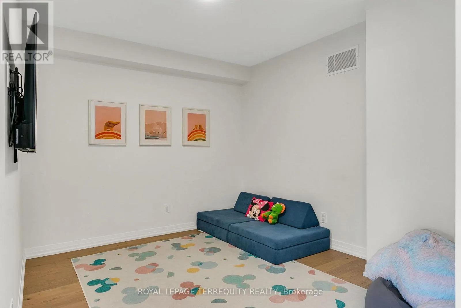 26 KLEIN WAY