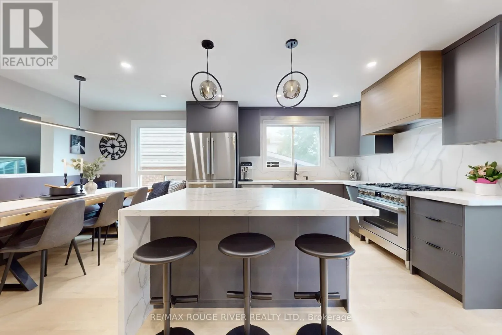 1773 BRONTE SQUARE