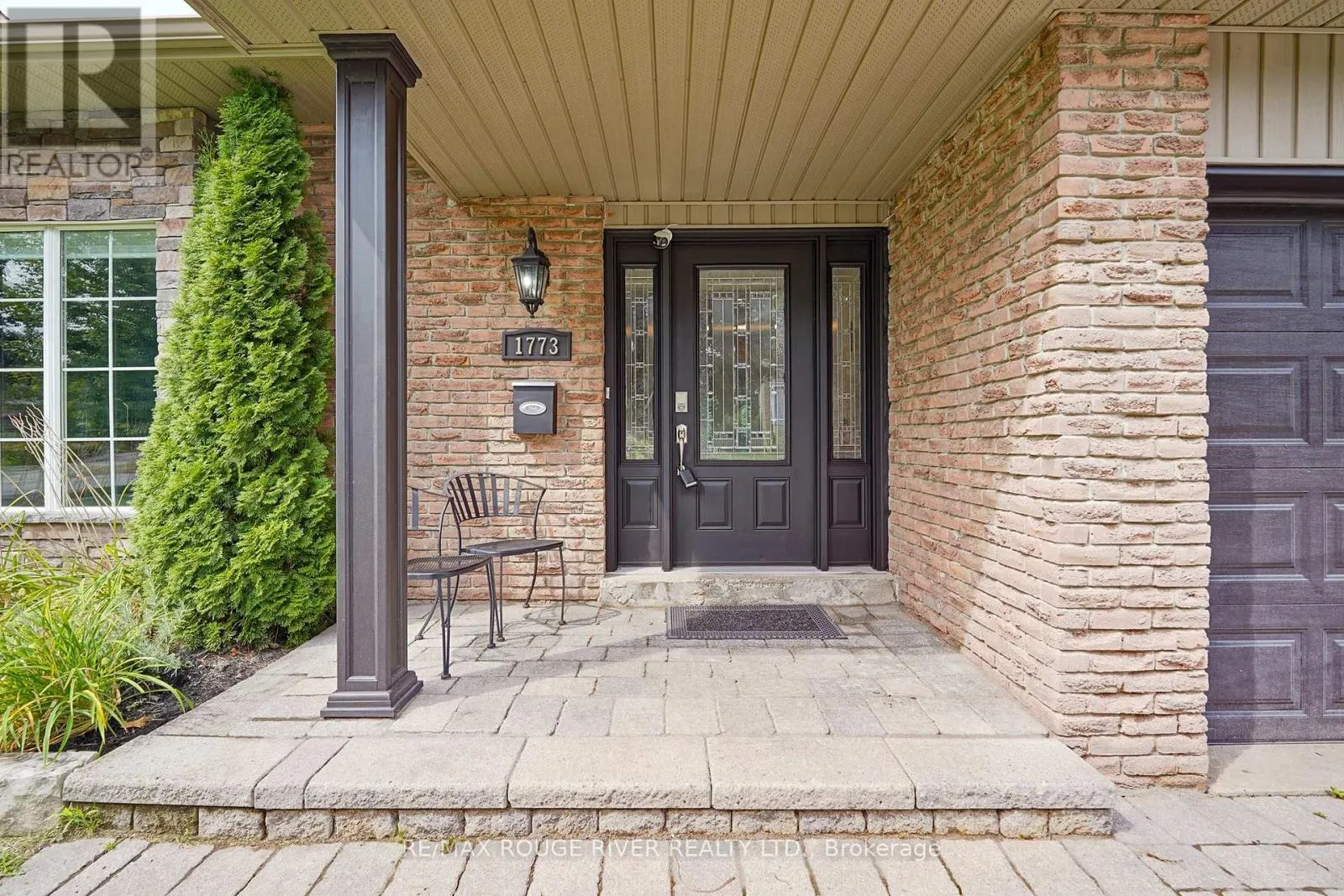 1773 BRONTE SQUARE