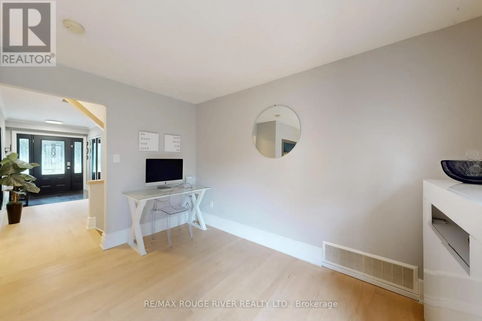 1773 BRONTE SQUARE