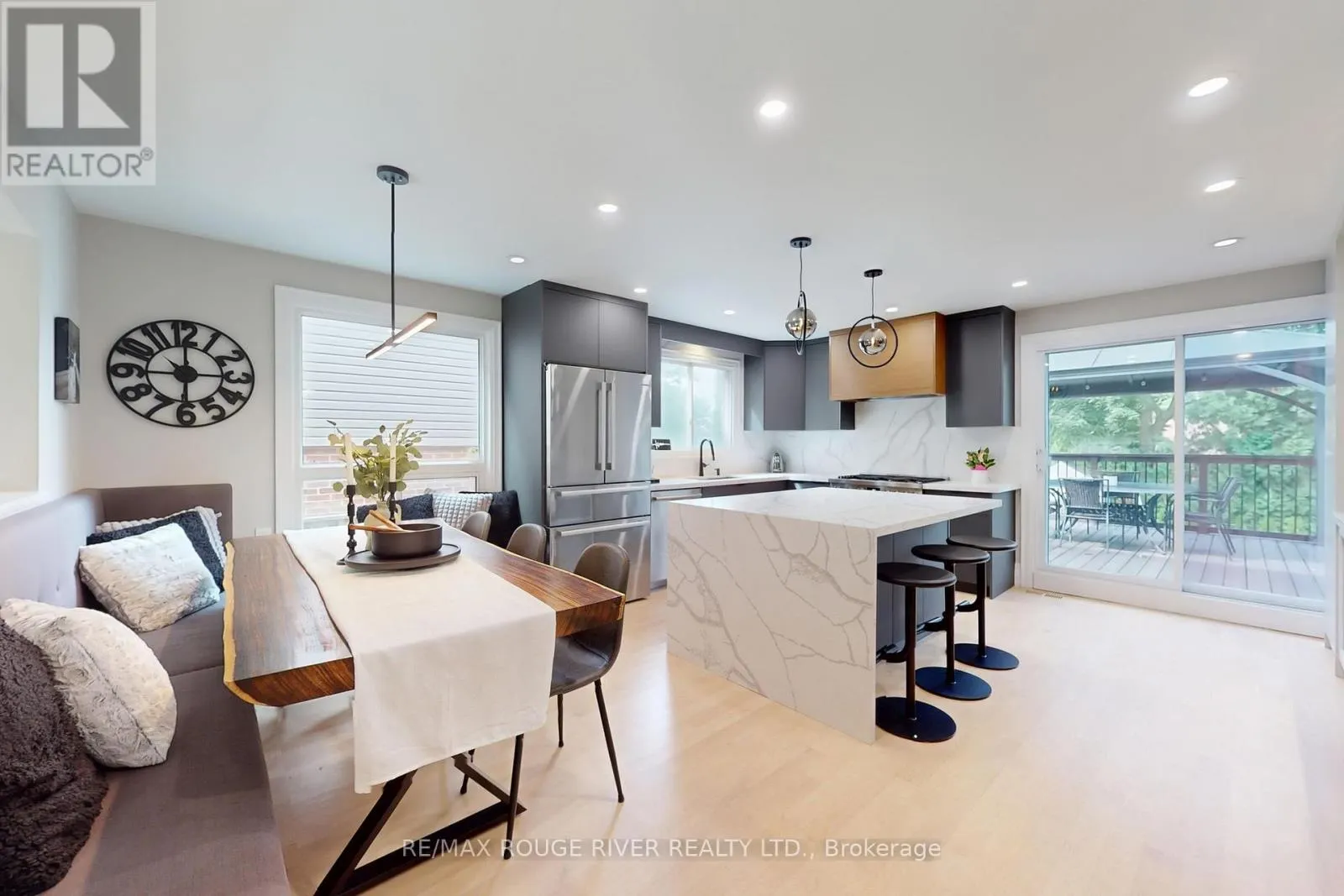 1773 BRONTE SQUARE